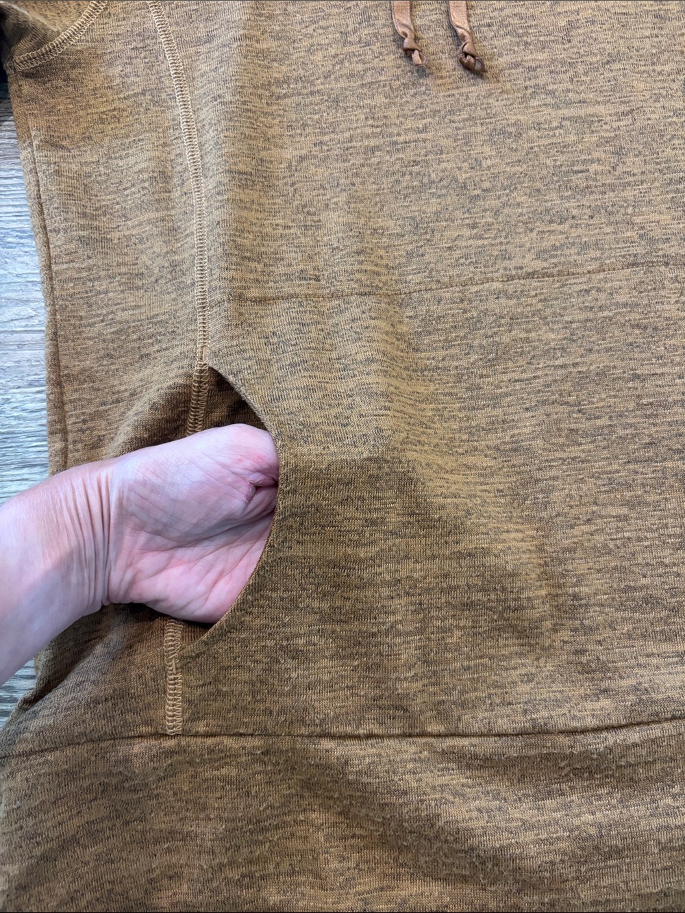 Kuhl Women's Lea Pullover Camel Colored Sweatshirt Women's Size Medium in EUC - Picture 7 of 15